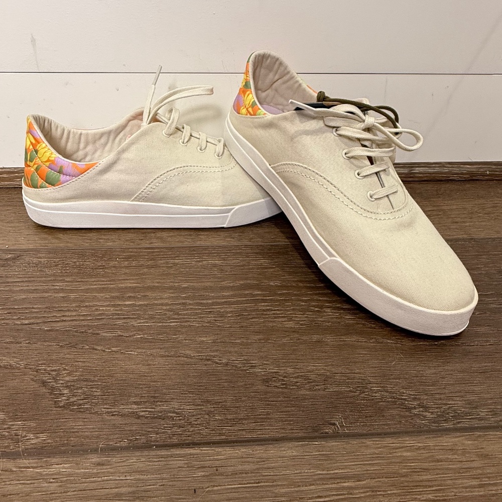 Olukai Women's Kohu White Sand/Lei Canvas Lace Up Sneakers Size 11 NWT